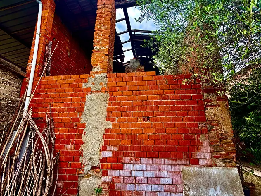 Immagine 9 di Casa indipendente in vendita  a Massa