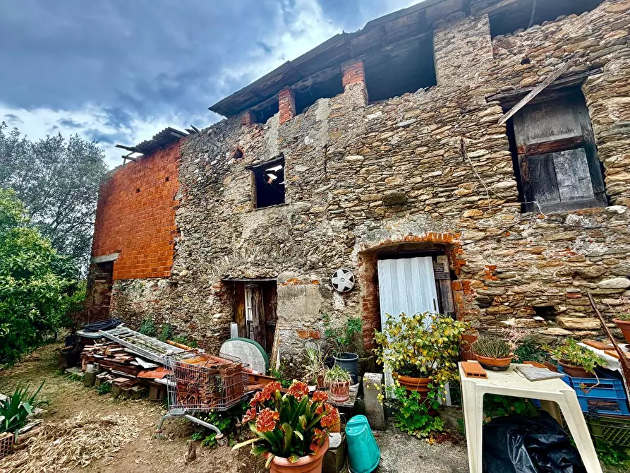 Immagine 10 di Casa indipendente in vendita  a Massa