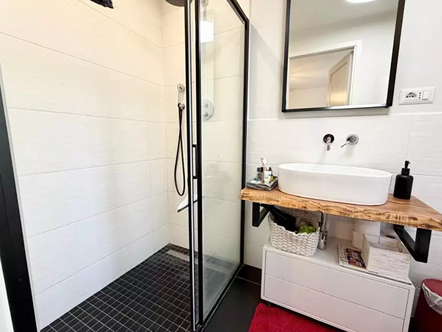 Immagine 42 di Villetta a schiera in vendita  a Empoli