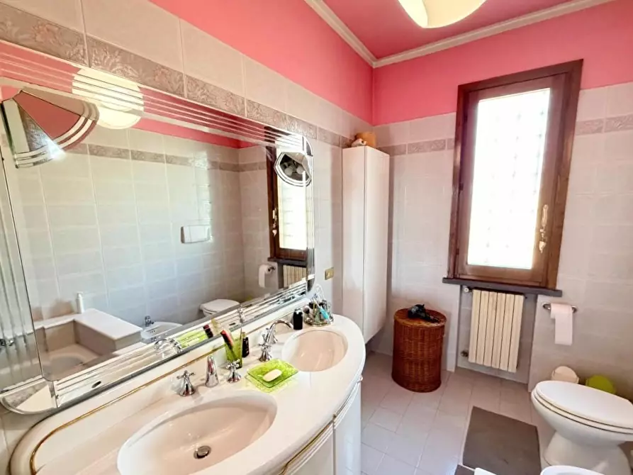 Immagine 38 di Villetta a schiera in vendita  a Empoli