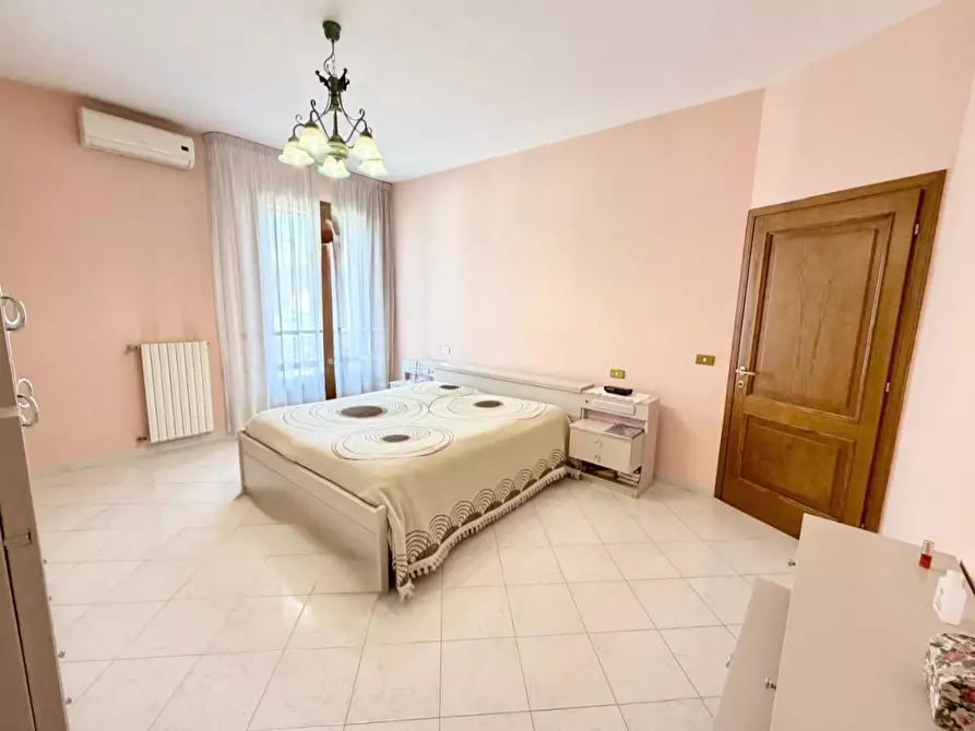 Immagine 19 di Villetta a schiera in vendita  a Empoli