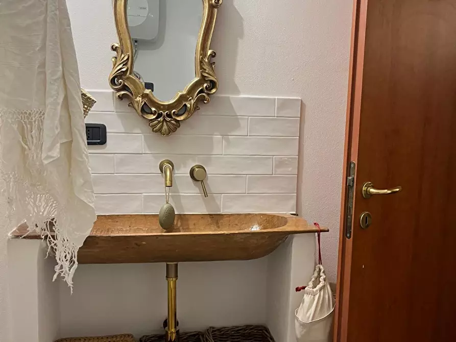 Immagine 12 di Loft/Open space in vendita  a Livorno