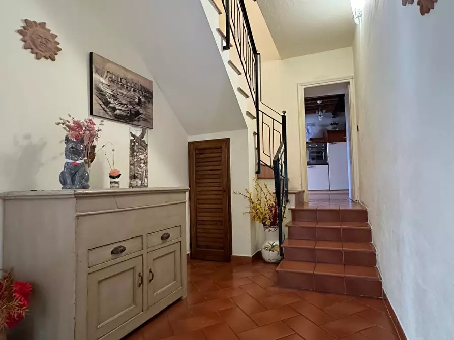 Immagine 12 di Casa semindipendente in vendita  a Lucca