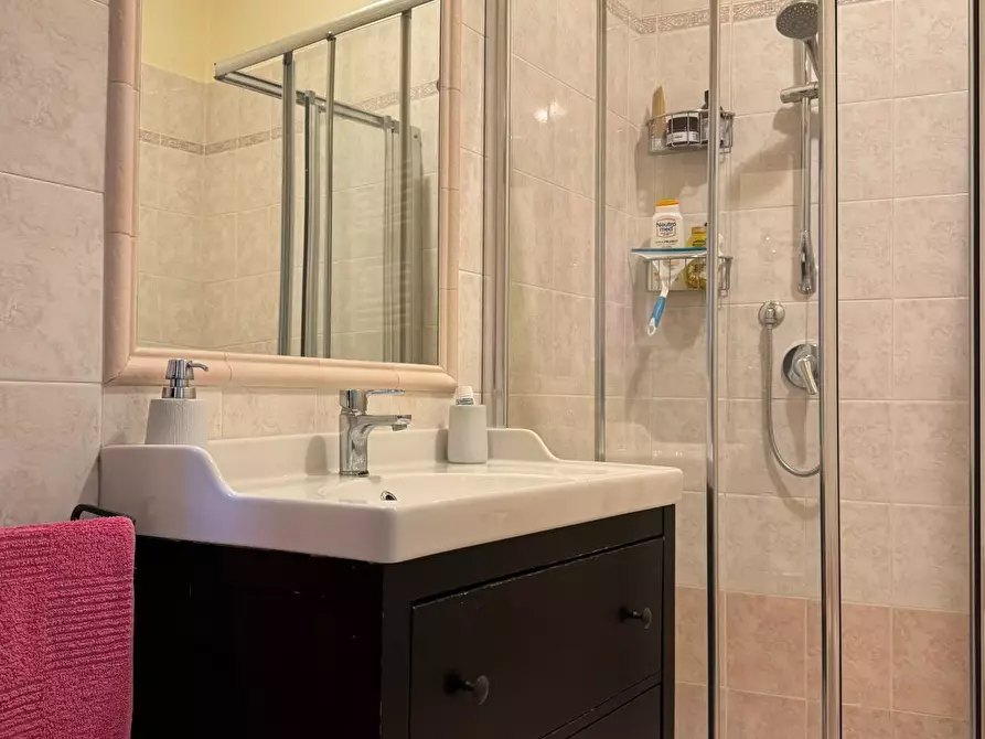 Immagine 23 di Casa semindipendente in vendita  a Lucca