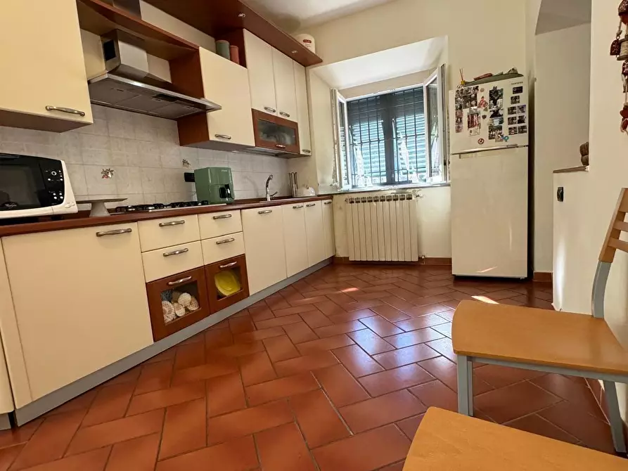 Immagine 9 di Casa semindipendente in vendita  a Lucca