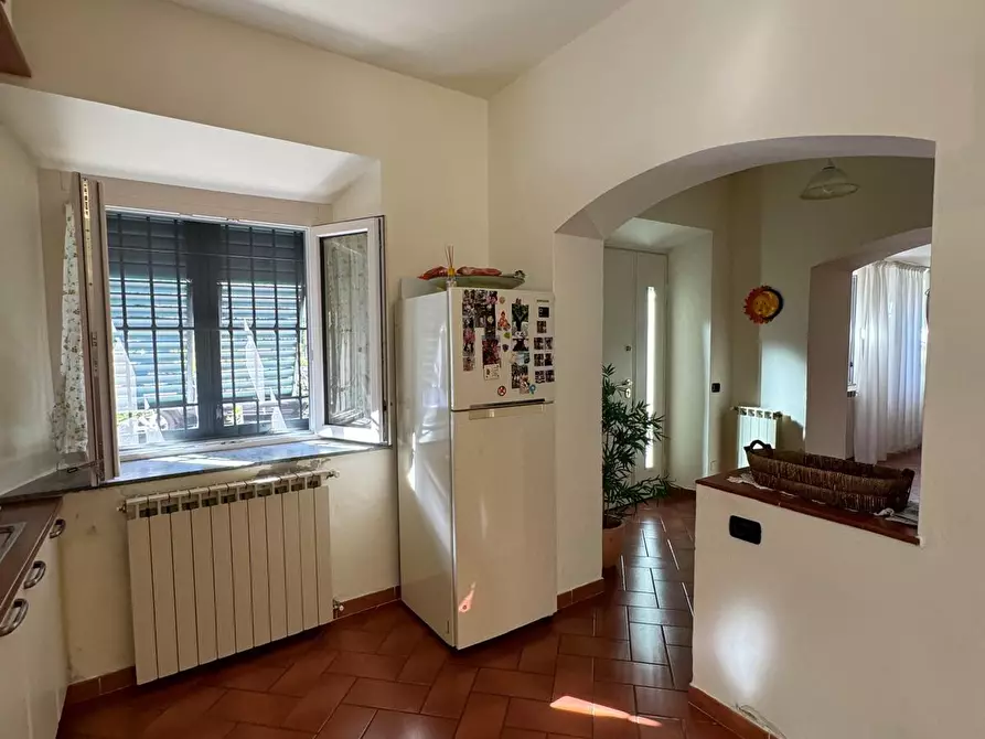 Immagine 13 di Casa semindipendente in vendita  a Lucca