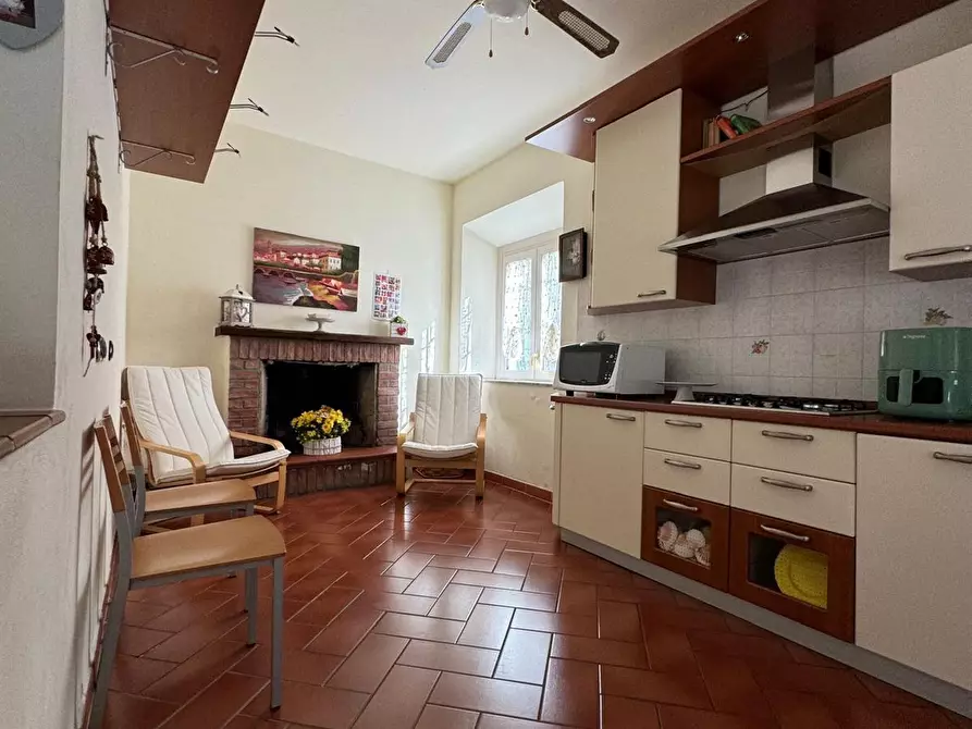 Immagine 10 di Casa semindipendente in vendita  a Lucca