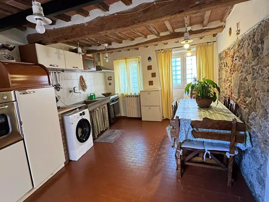 Immagine 16 di Casa semindipendente in vendita  a Lucca