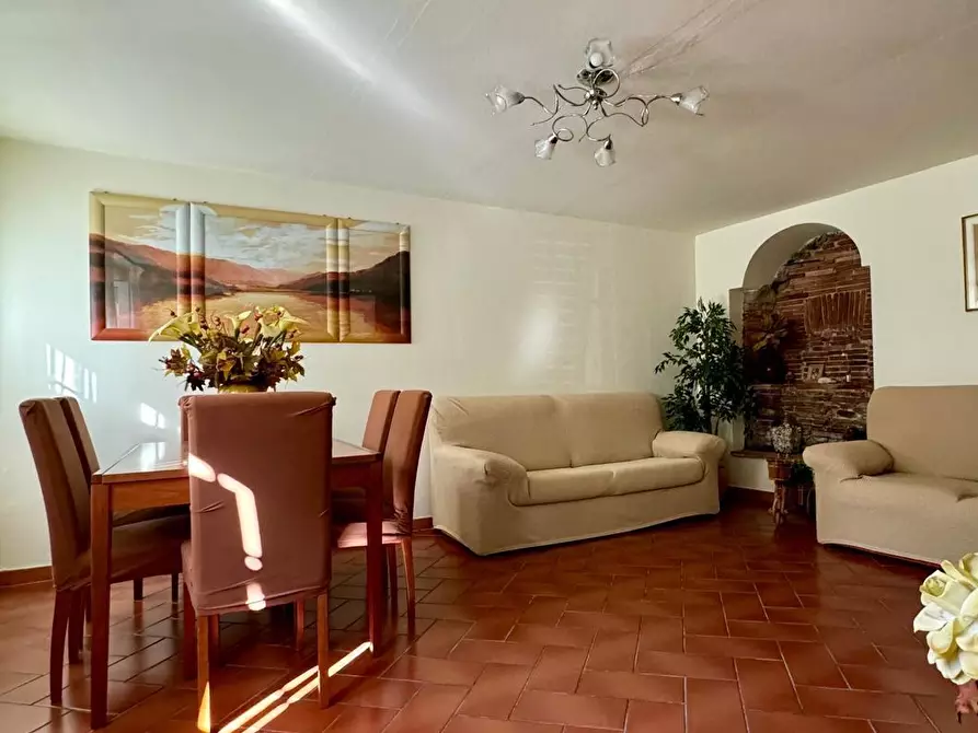 Immagine 5 di Casa semindipendente in vendita  a Lucca