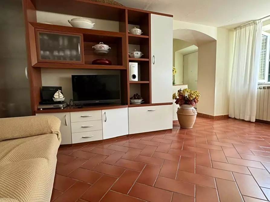 Immagine 7 di Casa semindipendente in vendita  a Lucca