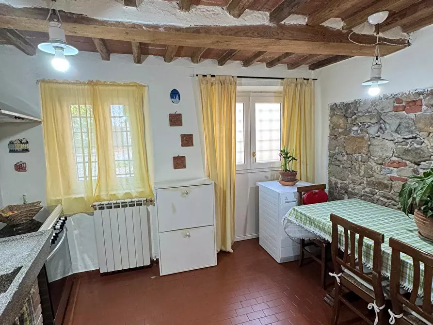 Immagine 15 di Casa semindipendente in vendita  a Lucca