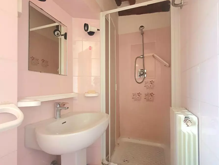 Immagine 29 di Casa semindipendente in vendita  a Capannori