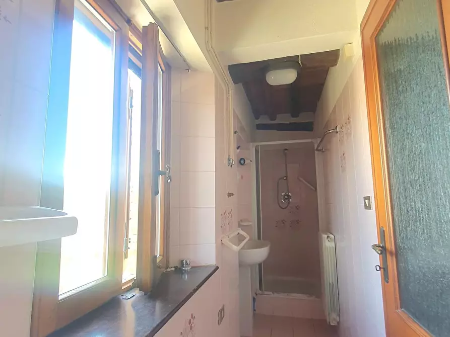 Immagine 28 di Casa semindipendente in vendita  a Capannori