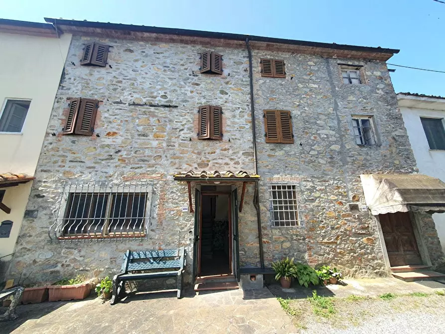 Immagine 2 di Casa semindipendente in vendita  a Capannori