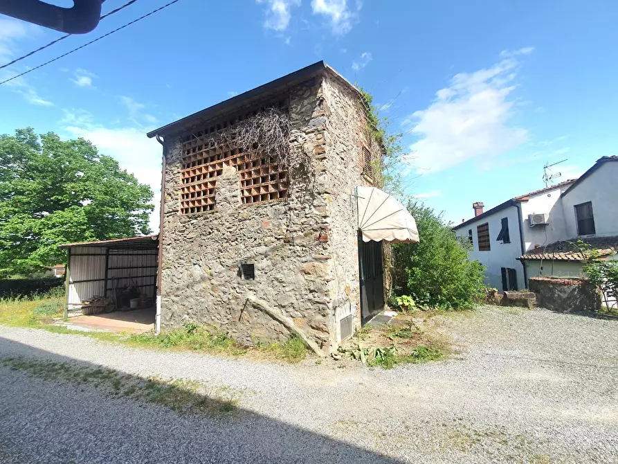 Immagine 53 di Casa semindipendente in vendita  a Capannori