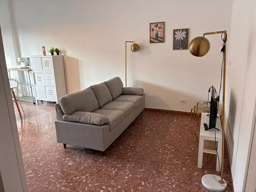 Immagine 3 di Appartamento in affitto  a Carrara