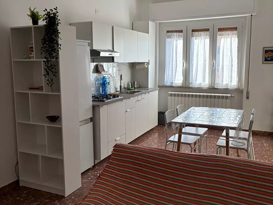 Immagine 2 di Appartamento in affitto  a Carrara