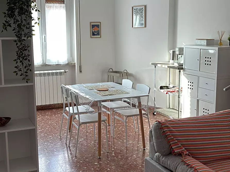 Immagine 6 di Appartamento in affitto  a Carrara