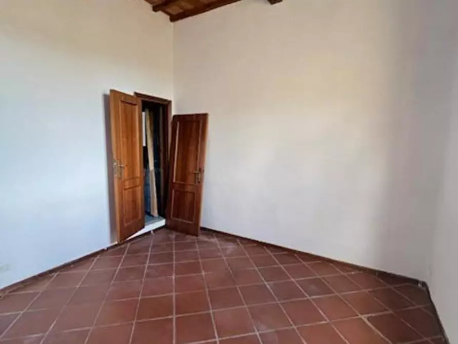 Immagine 8 di Appartamento in vendita  a Siena