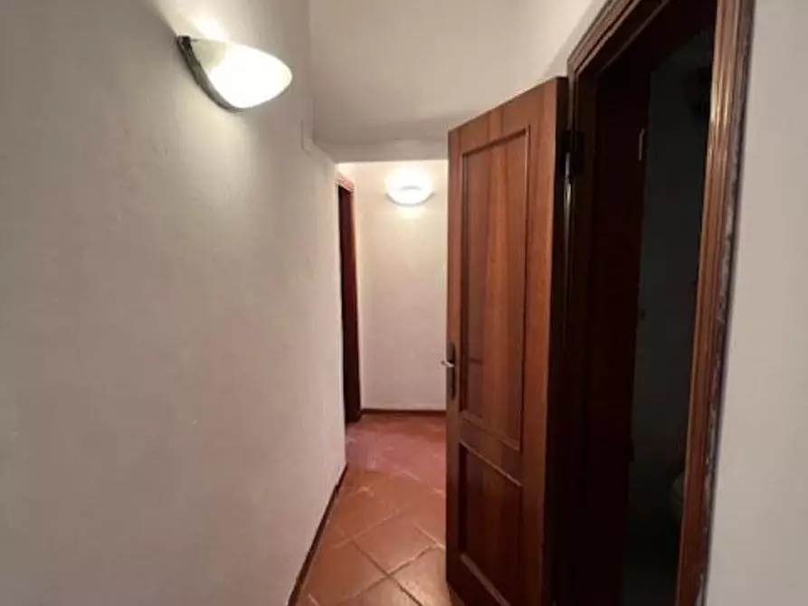Immagine 13 di Appartamento in vendita  a Siena