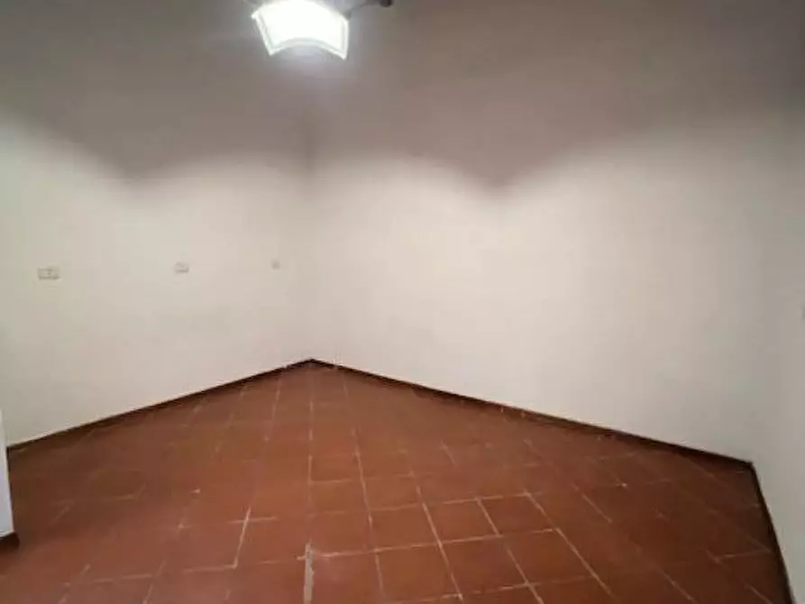 Immagine 16 di Appartamento in vendita  a Siena