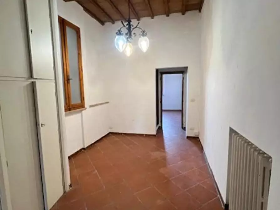 Immagine 1 di Appartamento in vendita  a Siena