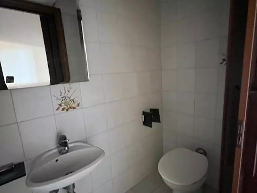 Immagine 9 di Appartamento in vendita  a Siena