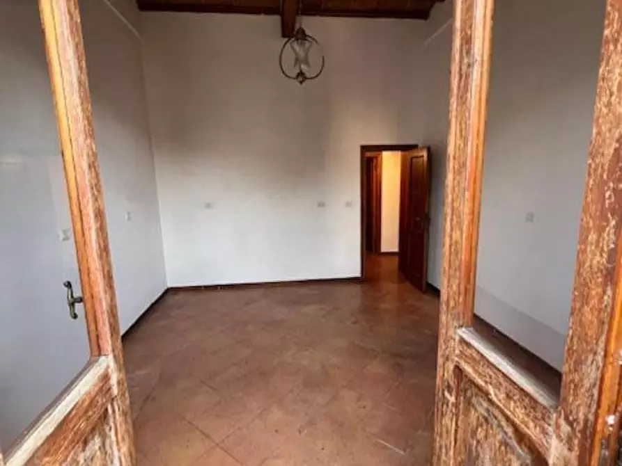Immagine 19 di Appartamento in vendita  a Siena