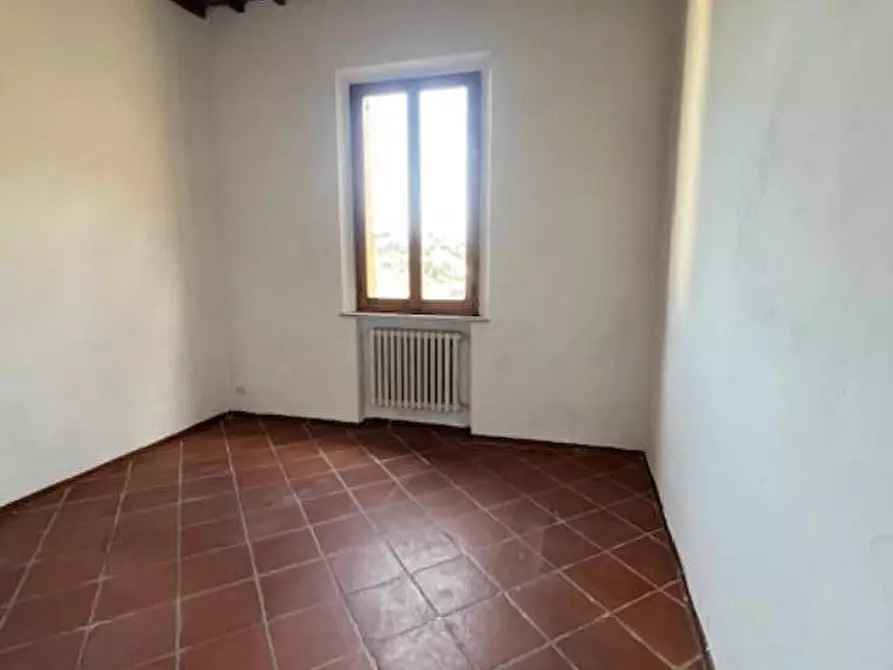 Immagine 5 di Appartamento in vendita  a Siena