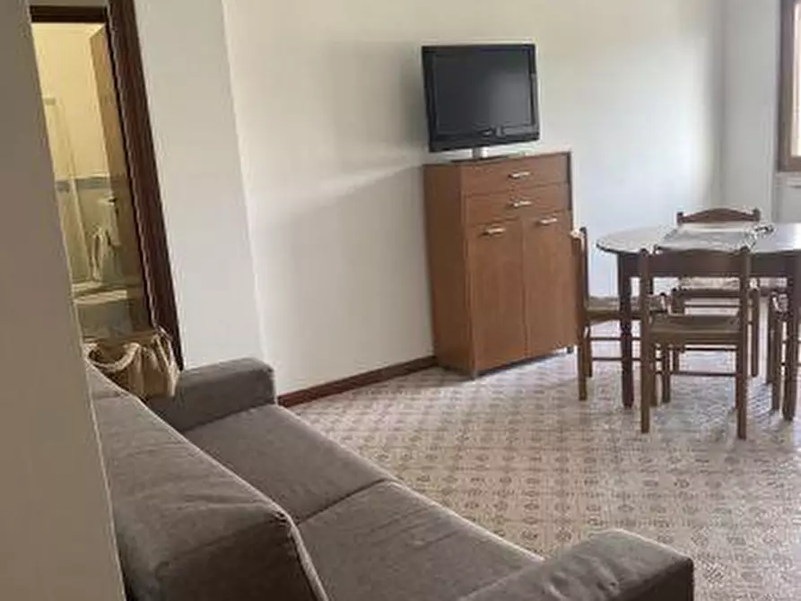 Immagine 13 di Appartamento in vendita  a Sarzana