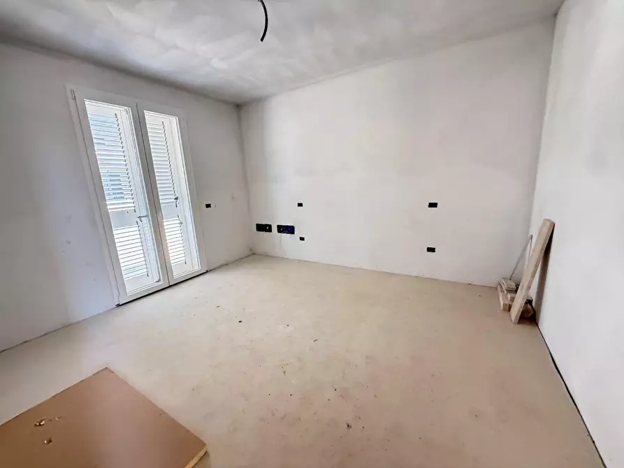 Immagine 17 di Villetta a schiera in vendita  a Pontedera