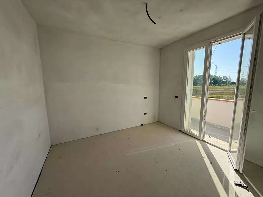 Immagine 5 di Villetta a schiera in vendita  a Pontedera