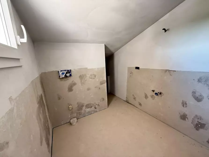 Immagine 11 di Villetta a schiera in vendita  a Pontedera