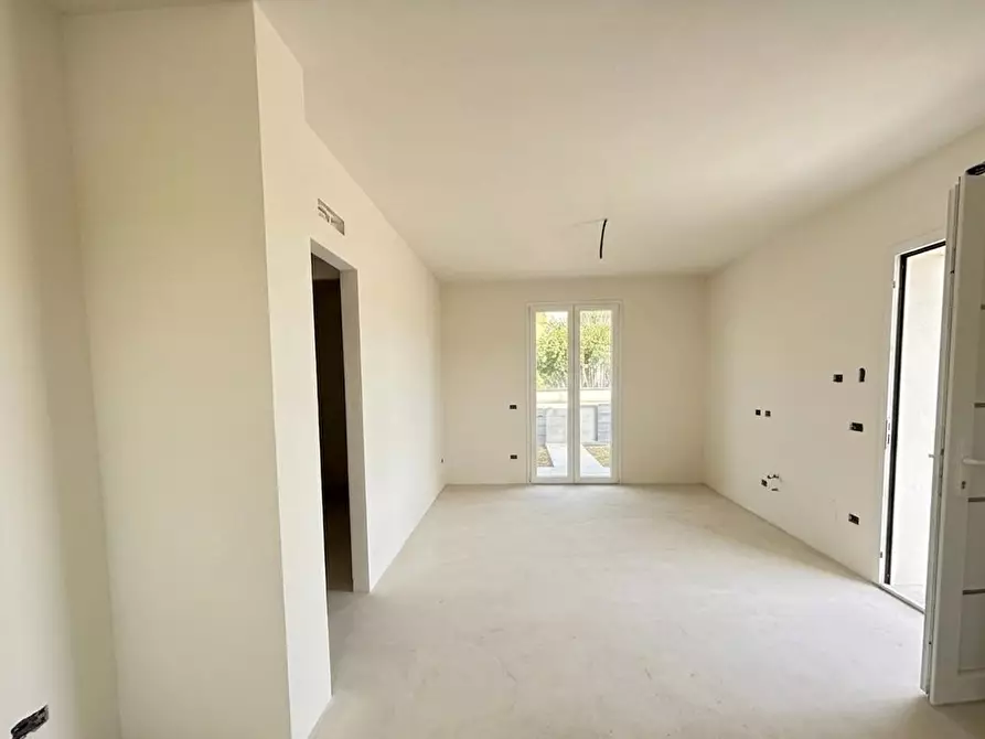 Immagine 1 di Villetta a schiera in vendita  a Pontedera