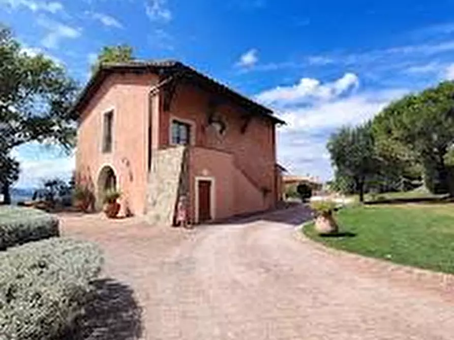 Immagine 15 di Albergo/B&B/Residence in vendita  a Gambassi Terme