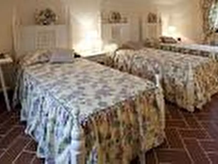 Immagine 26 di Albergo/B&B/Residence in vendita  a Gambassi Terme