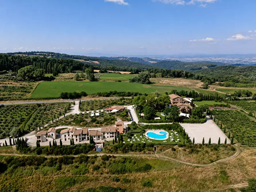 Immagine 3 di Albergo/B&B/Residence in vendita  a Gambassi Terme