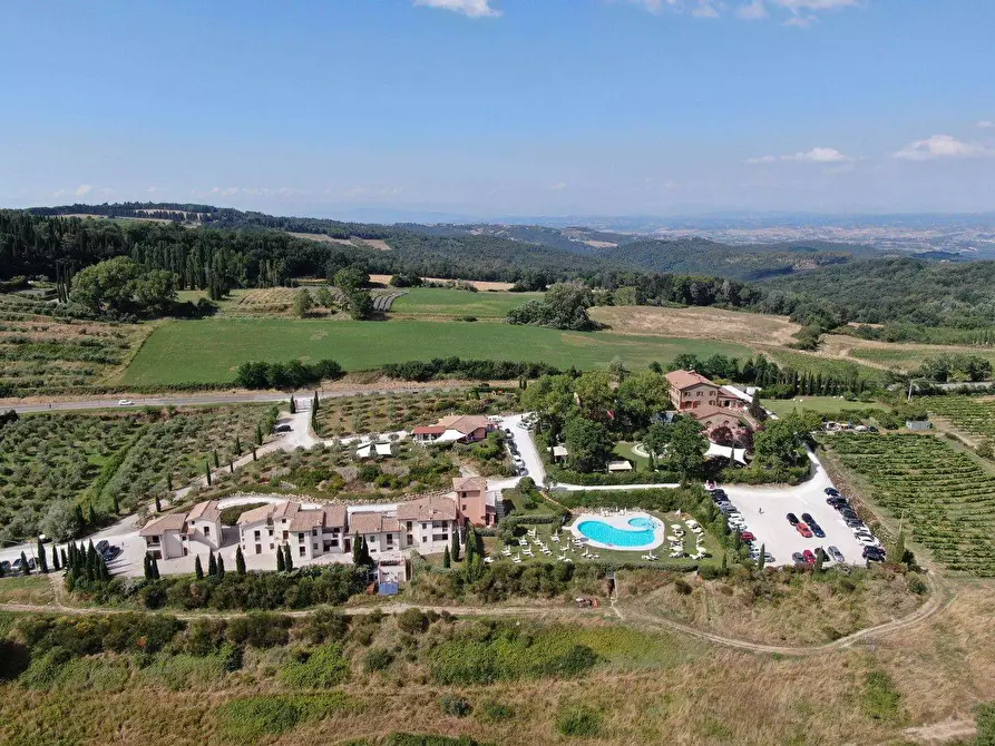 Immagine 22 di Albergo/B&B/Residence in vendita  a Gambassi Terme