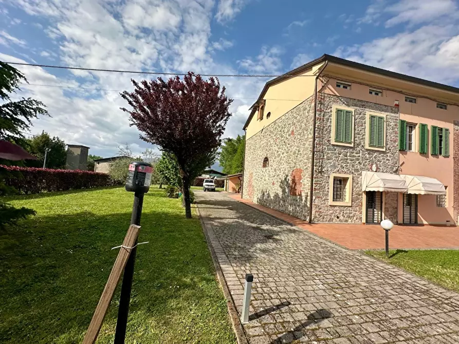 Immagine 29 di Villa in vendita  a Porcari