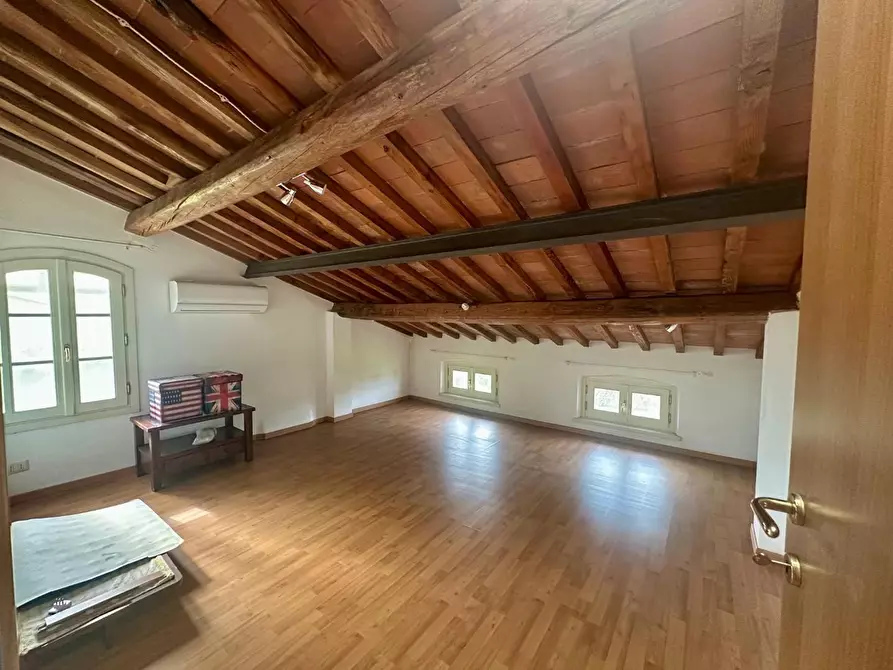 Immagine 20 di Villa in vendita  a Porcari