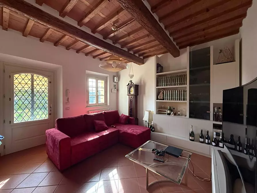 Immagine 5 di Villa in vendita  a Porcari