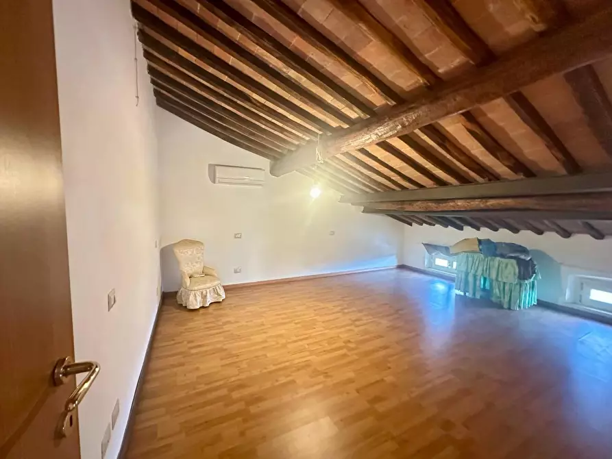 Immagine 19 di Villa in vendita  a Porcari