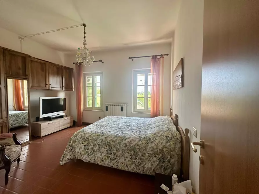 Immagine 12 di Villa in vendita  a Porcari