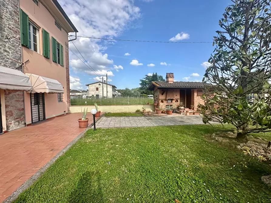 Immagine 25 di Villa in vendita  a Porcari
