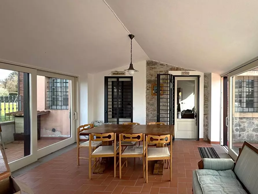 Immagine 2 di Villa in vendita  a Porcari