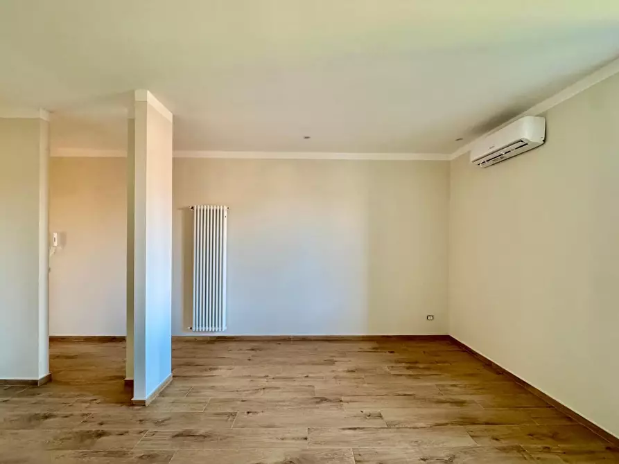 Immagine 8 di Appartamento in vendita  a Lucca