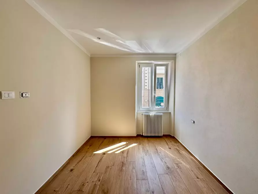 Immagine 14 di Appartamento in vendita  a Lucca