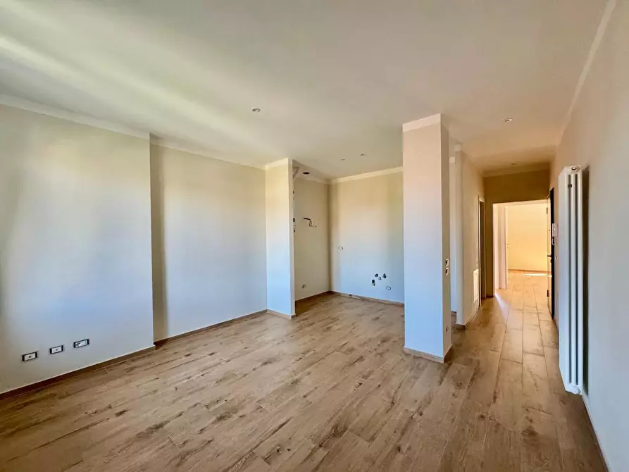 Immagine 7 di Appartamento in vendita  a Lucca