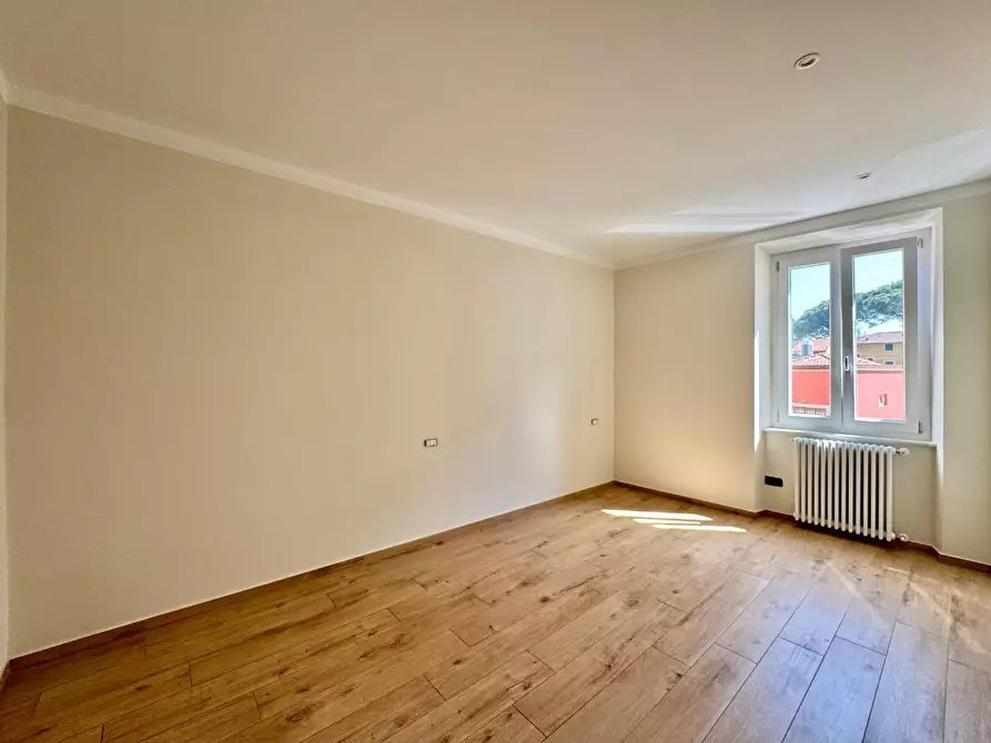 Immagine 19 di Appartamento in vendita  a Lucca