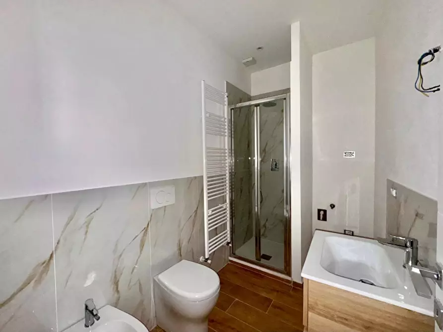 Immagine 9 di Appartamento in vendita  a Lucca